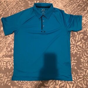 Oakley Golf Polo Adult Medium (Topgolf logo) 
Regular Fit